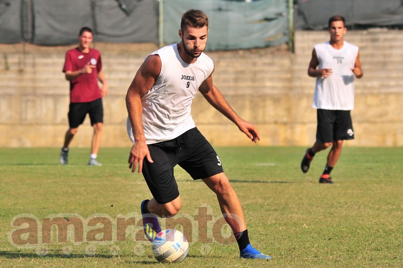 Mattia Persano, 22 anni, attaccante, prelevato dal Lecce